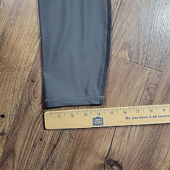 Under Armour Leggings Women's Medium Black Ankle Crop - Picture 6 of 8